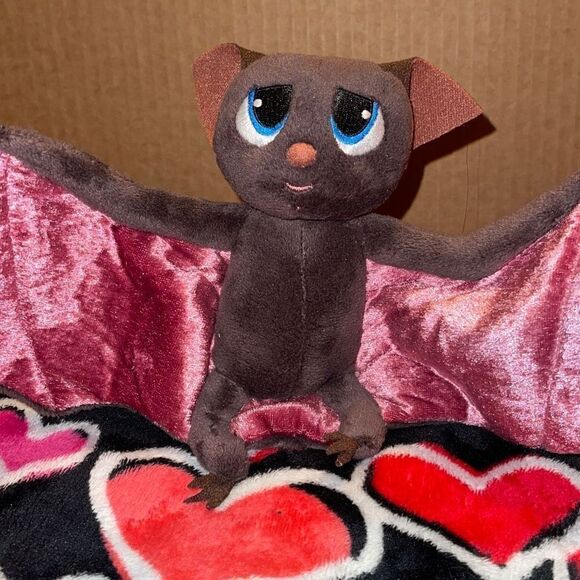 Hotel Transylvania Mavis Bat ￼poseable wings, plush wingspan 16 inches long 2012 - Picture 3 of 6
